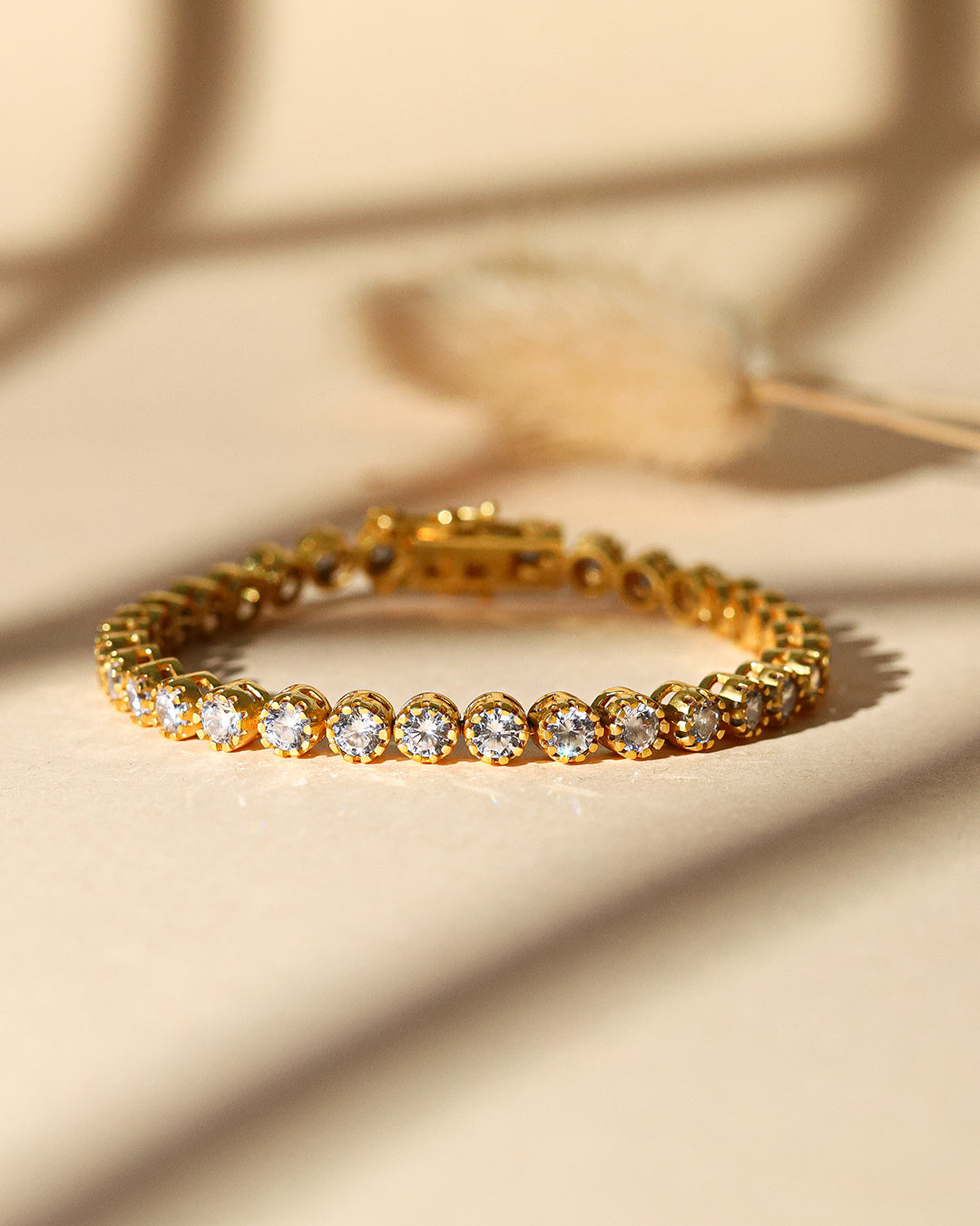 Round White Zirconia Line Bracelet