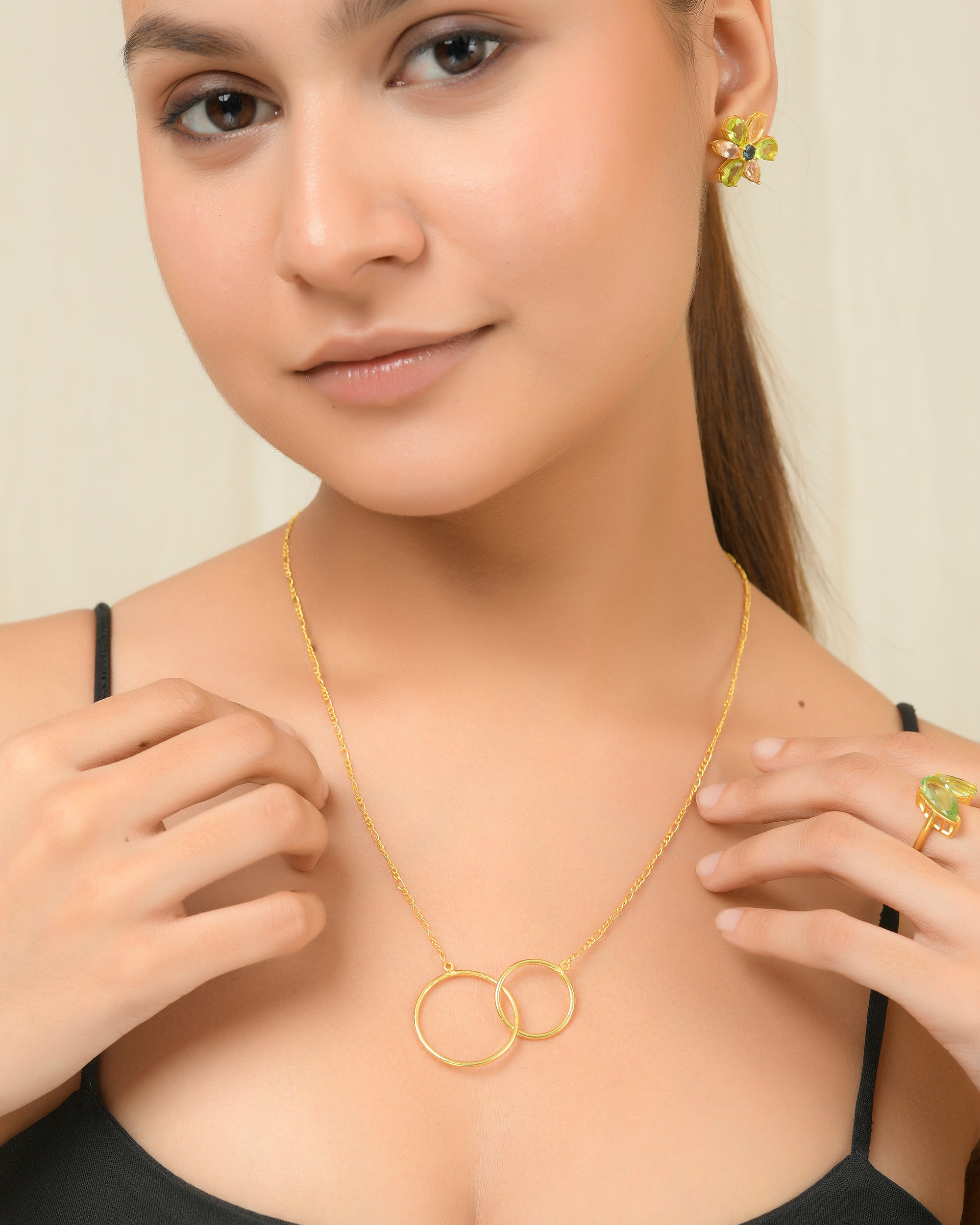 Interlinked Rings Pendant Necklace